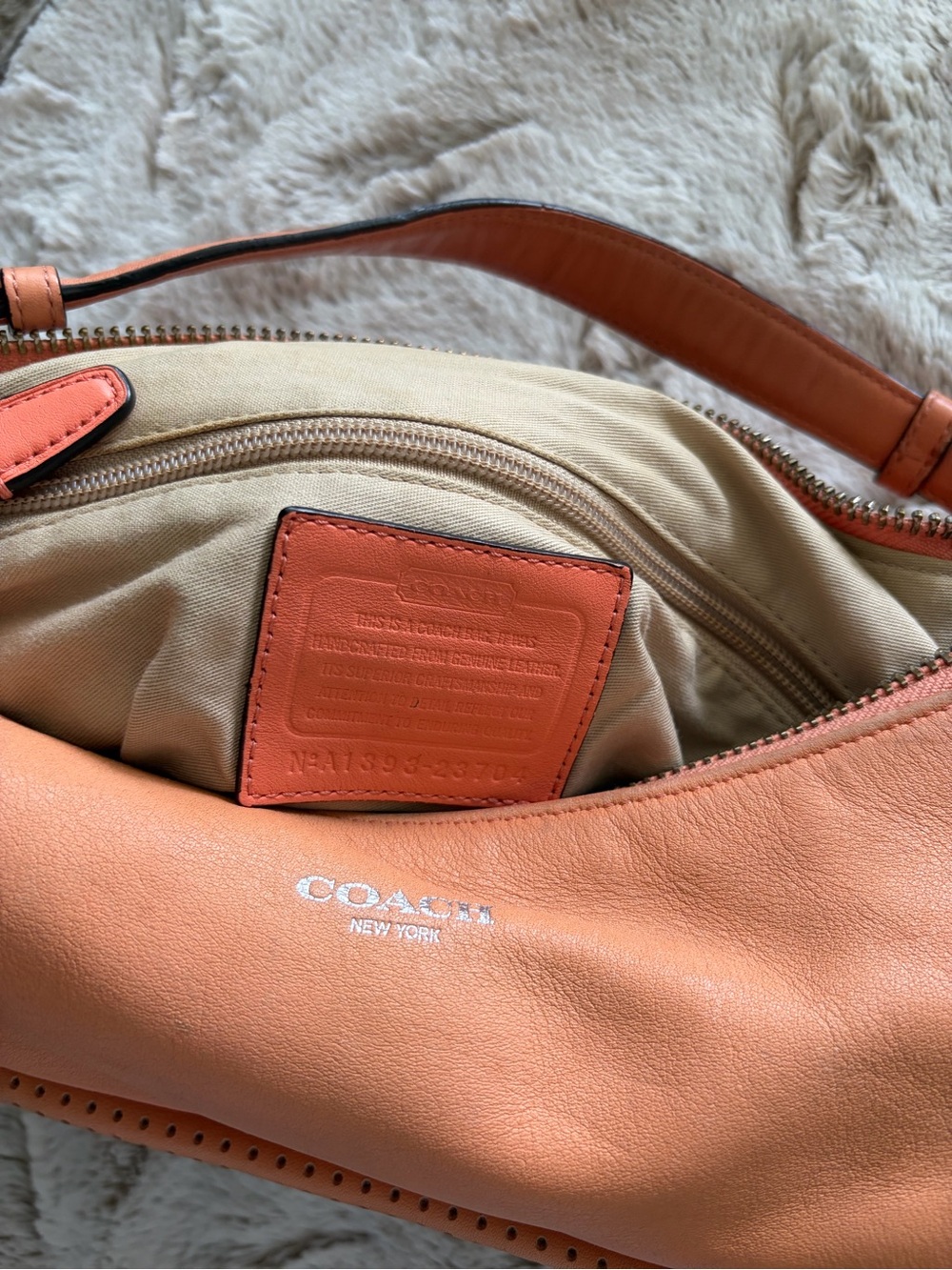 Coach Legacy Courtenay Peach Leather Hobo with Front Turn-Lock Pocket - Picture 6 of 7